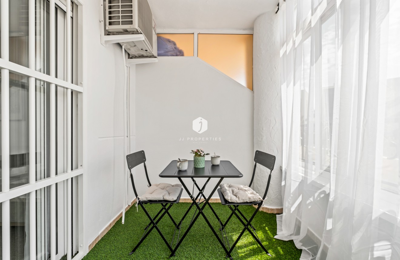 Aus zweiter Hand - Wohnung -
Playa Flamenca - Costa Blanca
