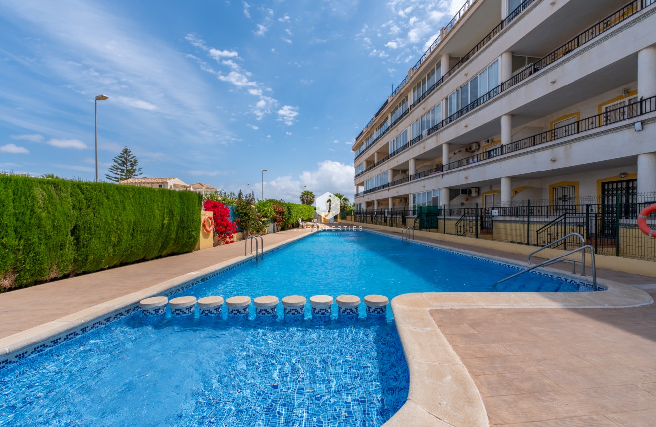 Aus zweiter Hand - Wohnung -
Playa Flamenca - Costa Blanca