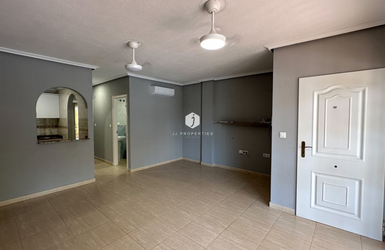 Aus zweiter Hand - Bungalow -
Daya Nueva - Costa Blanca