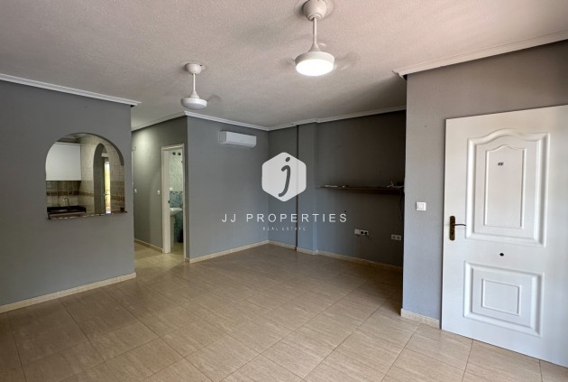 Aus zweiter Hand - Bungalow -
Daya Nueva - Costa Blanca
