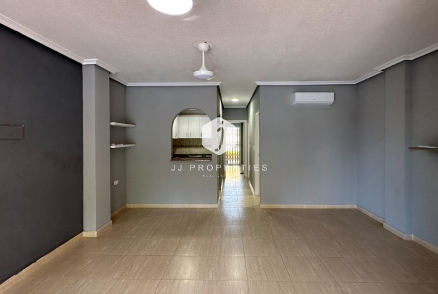 Aus zweiter Hand - Bungalow -
Daya Nueva - Costa Blanca