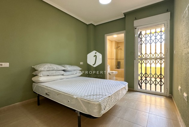 Aus zweiter Hand - Bungalow -
Daya Nueva - Costa Blanca