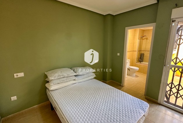 Aus zweiter Hand - Bungalow -
Daya Nueva - Costa Blanca