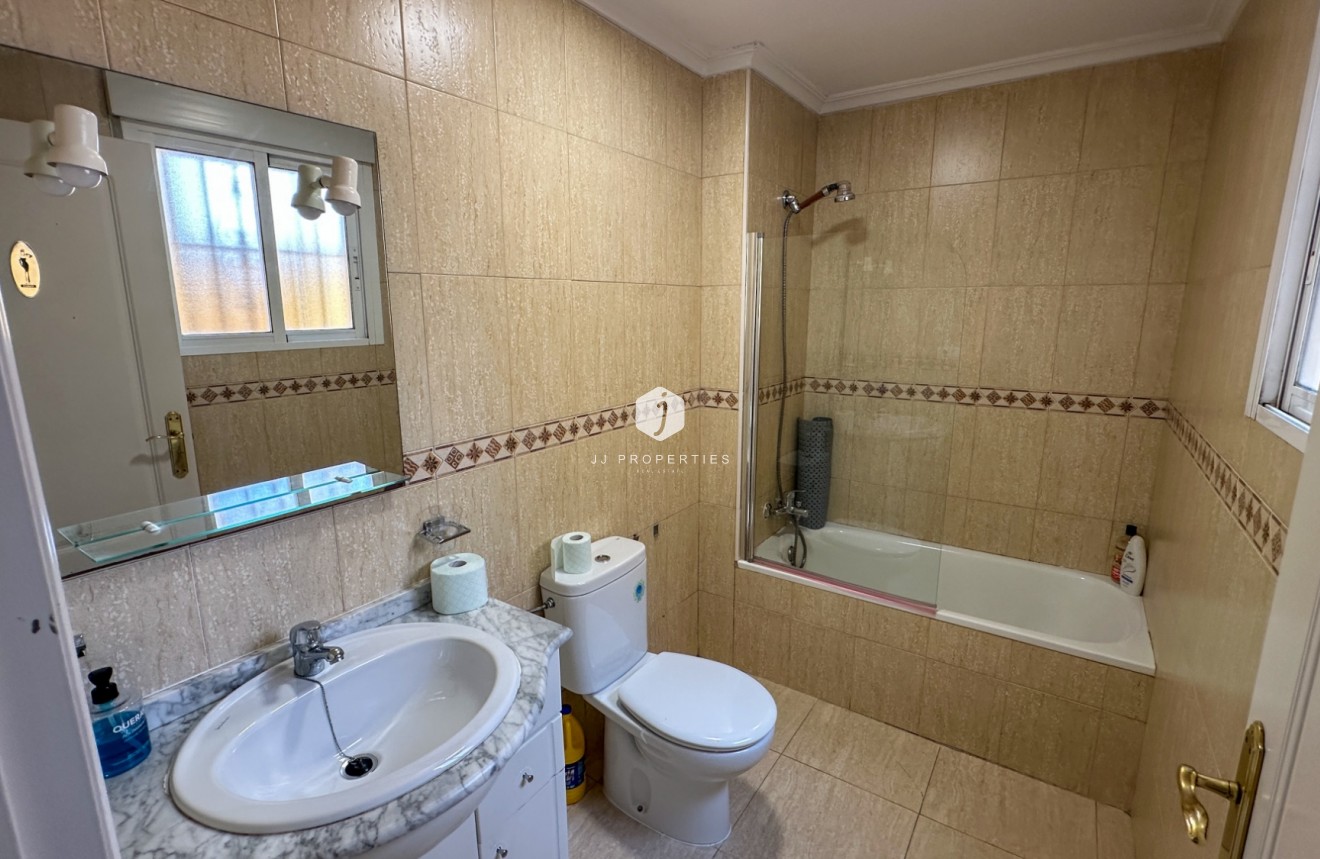 Aus zweiter Hand - Bungalow -
Daya Nueva - Costa Blanca