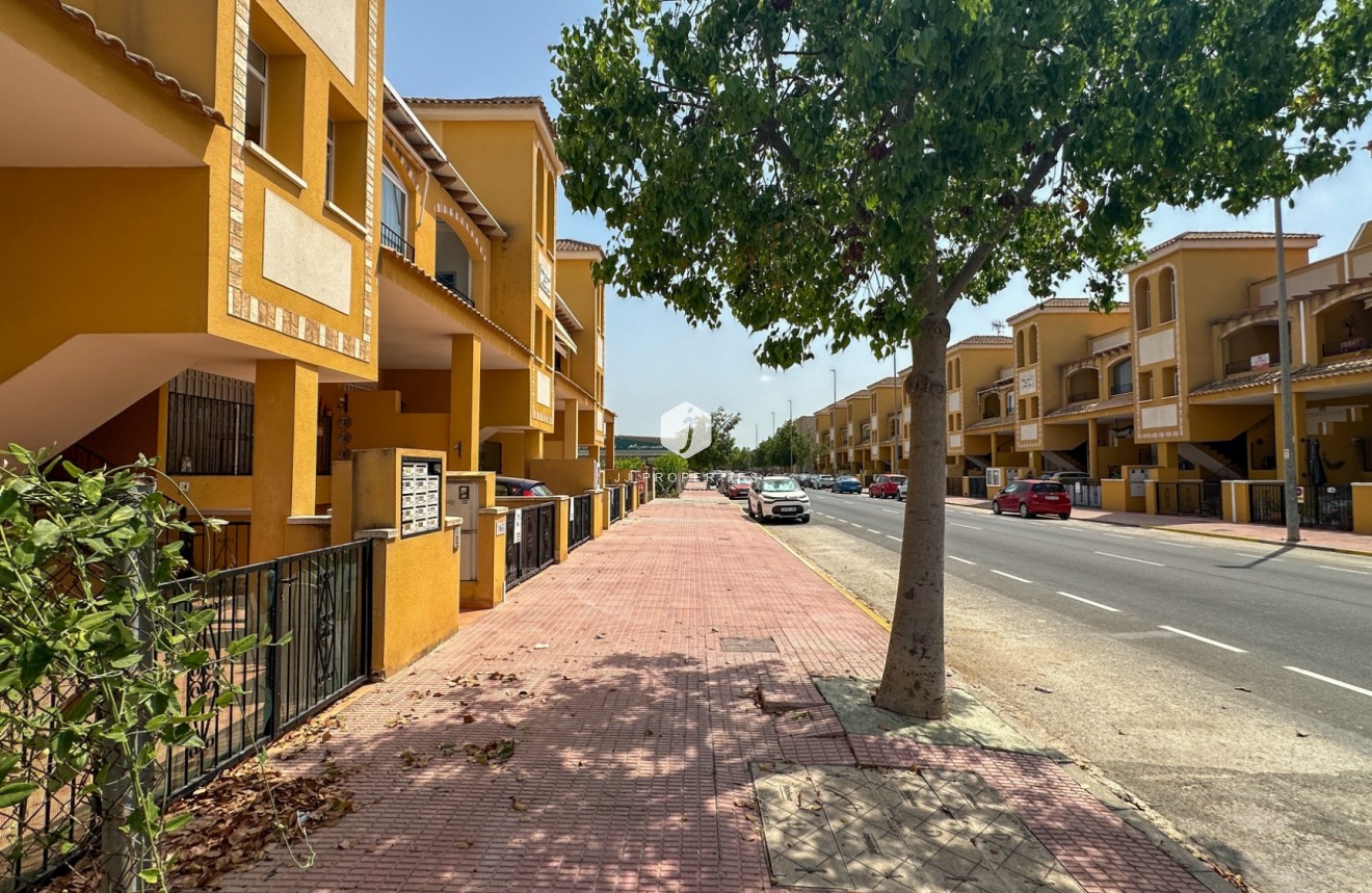 Aus zweiter Hand - Bungalow -
Daya Nueva - Costa Blanca