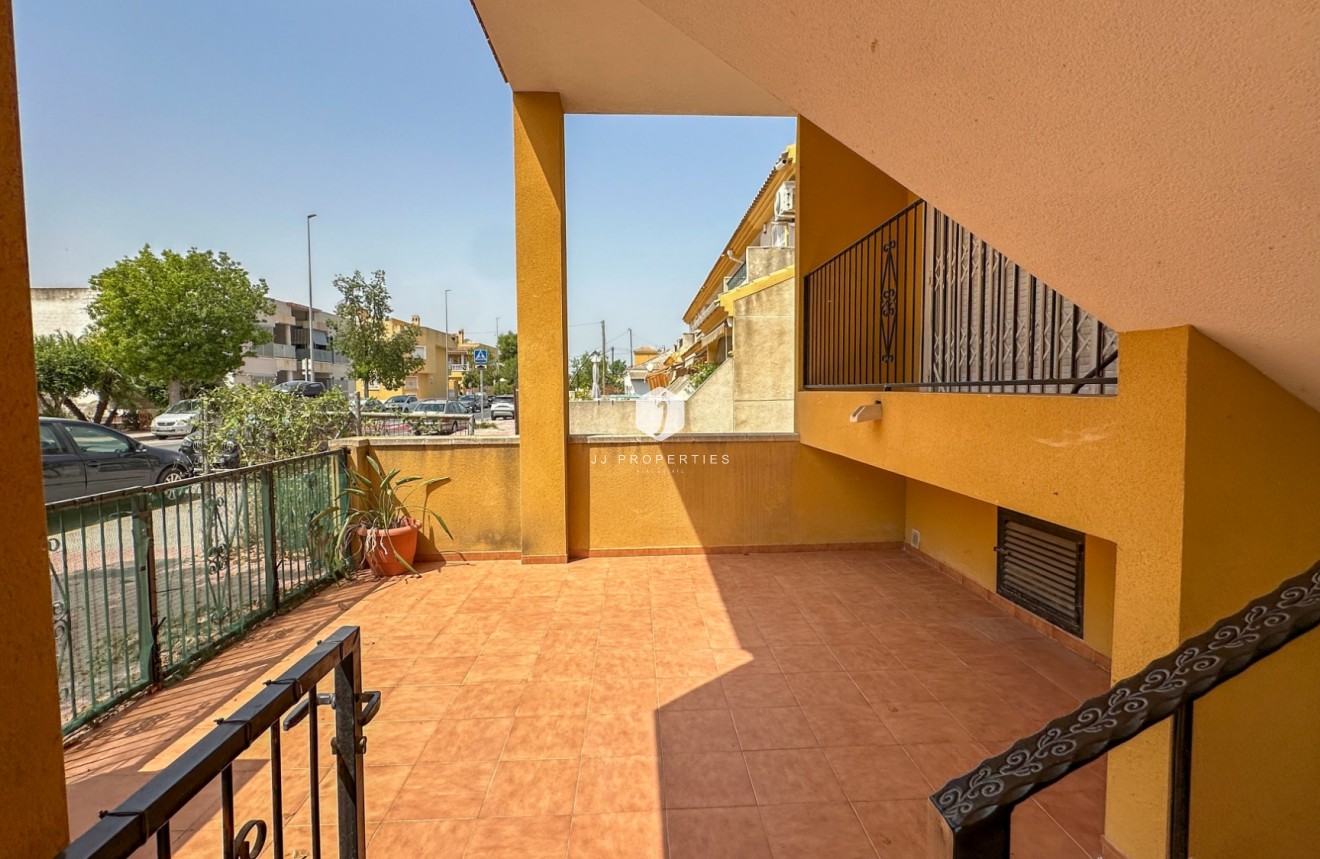 Aus zweiter Hand - Bungalow -
Daya Nueva - Costa Blanca