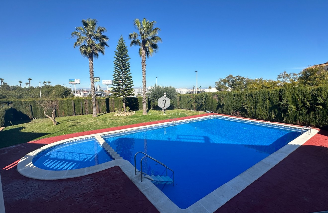 Tweedehands - Bungalow -
Torrevieja - Costa Blanca