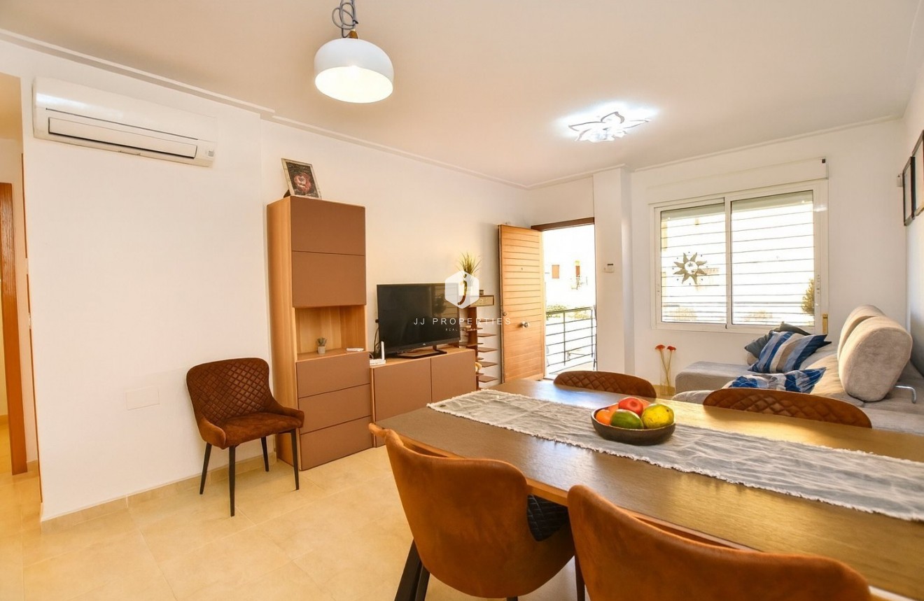Aus zweiter Hand - Villa -
Algorfa - Inland