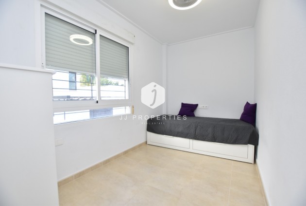 Aus zweiter Hand - Villa -
Algorfa - Inland
