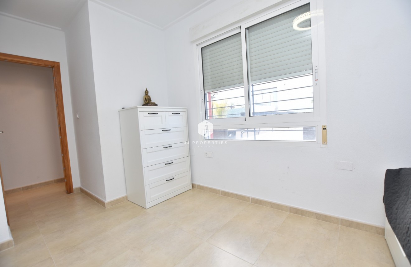 Aus zweiter Hand - Villa -
Algorfa - Inland