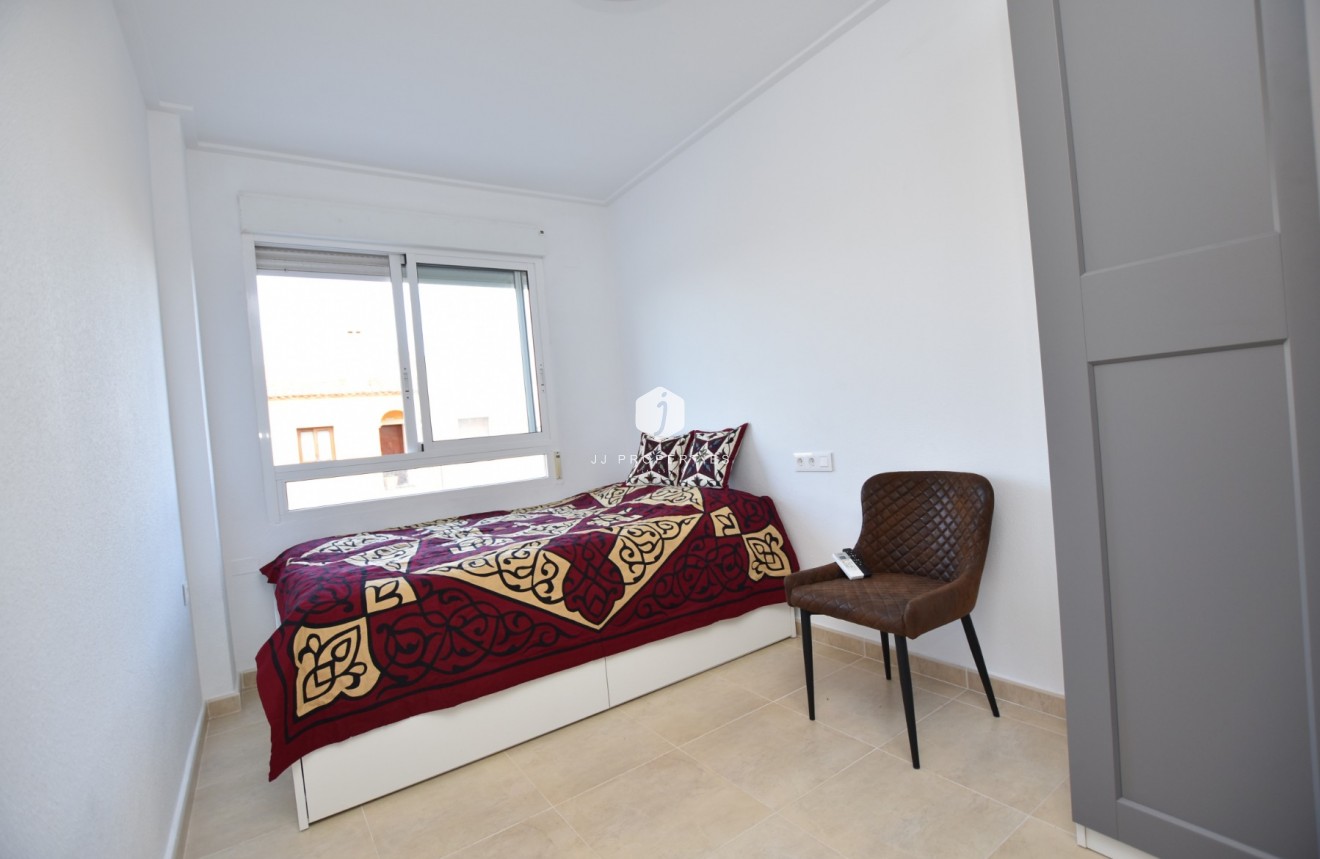 Aus zweiter Hand - Villa -
Algorfa - Inland