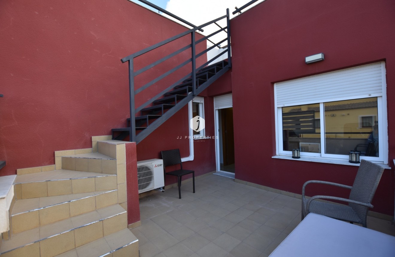 Aus zweiter Hand - Villa -
Algorfa - Inland