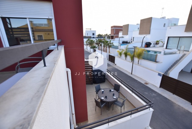 Aus zweiter Hand - Villa -
Algorfa - Inland