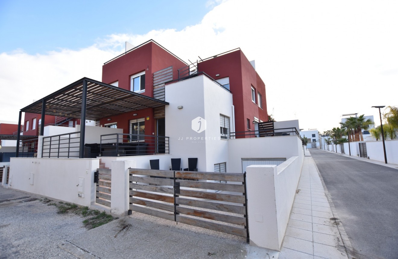 Aus zweiter Hand - Villa -
Algorfa - Inland