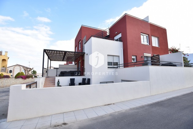 Aus zweiter Hand - Villa -
Algorfa - Inland