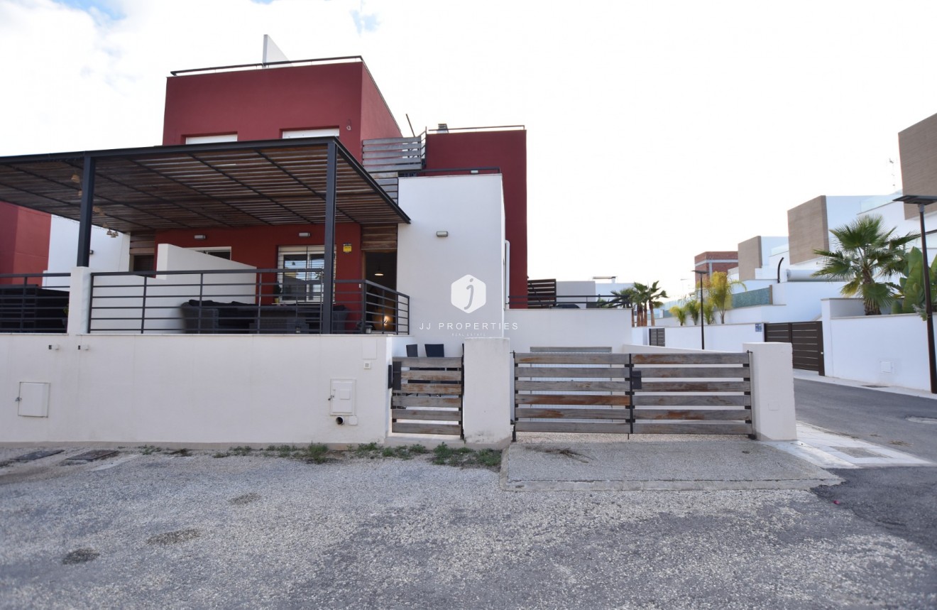 Aus zweiter Hand - Villa -
Algorfa - Inland