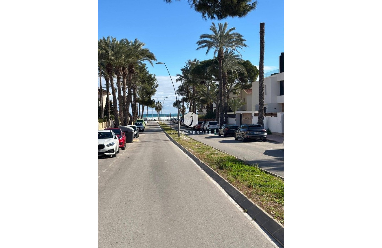 Segunda mano - Apartamento / piso -
Orihuela Costa - La Zenia