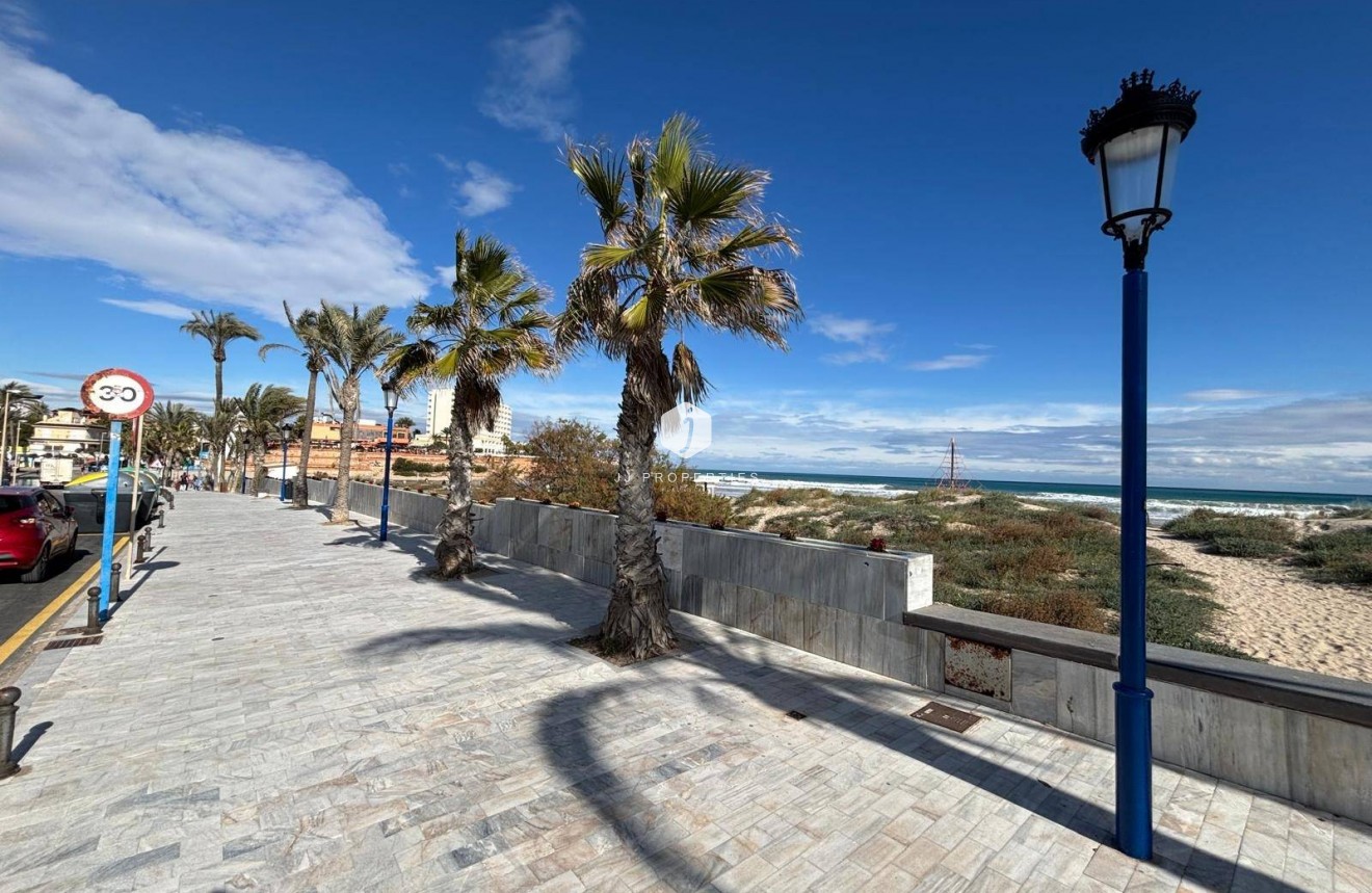 Segunda mano - Apartamento / piso -
Orihuela Costa - La Zenia