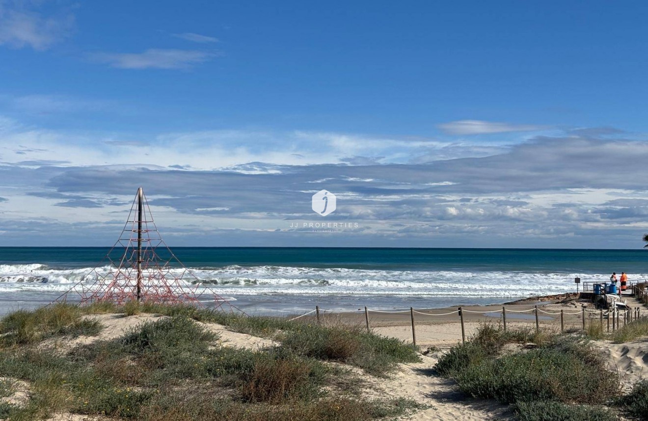 Segunda mano - Apartamento / piso -
Orihuela Costa - La Zenia