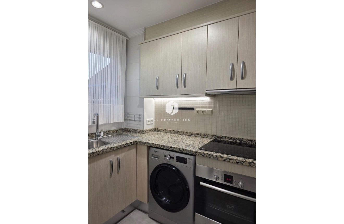 D'occasion - Appartement -
Torrevieja - Playa del Cura