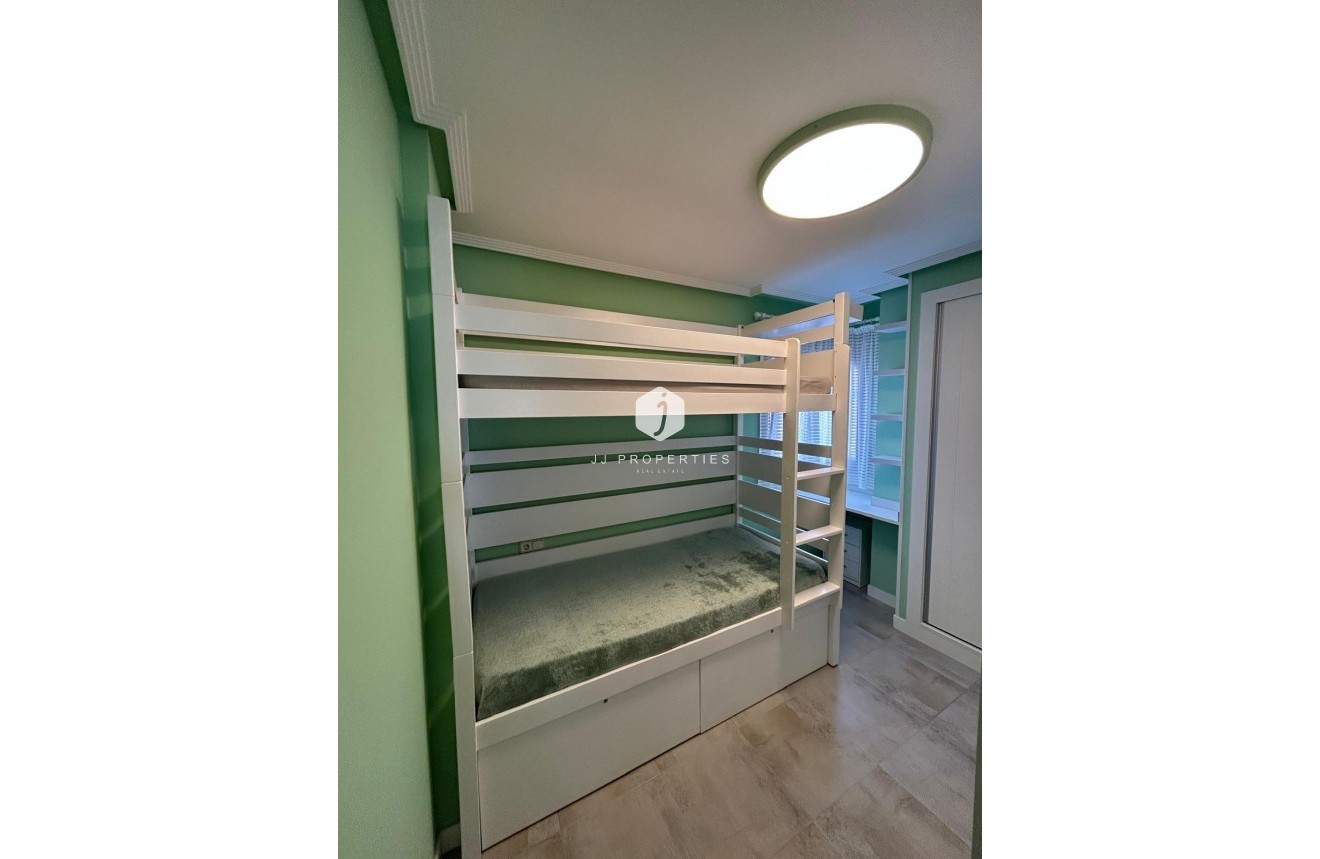 D'occasion - Appartement -
Torrevieja - Playa del Cura