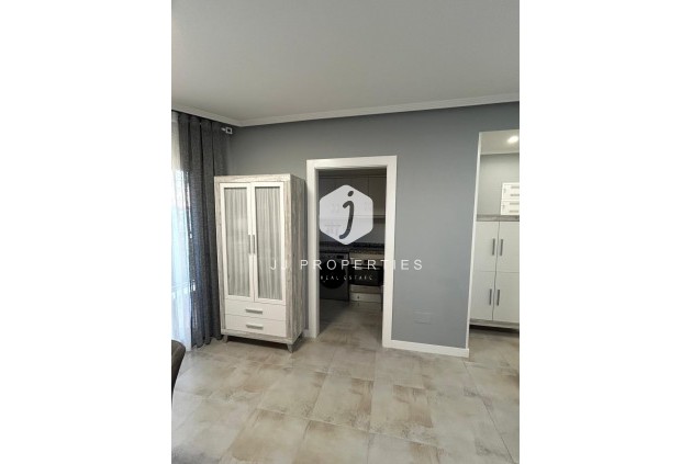 D'occasion - Appartement -
Torrevieja - Playa del Cura