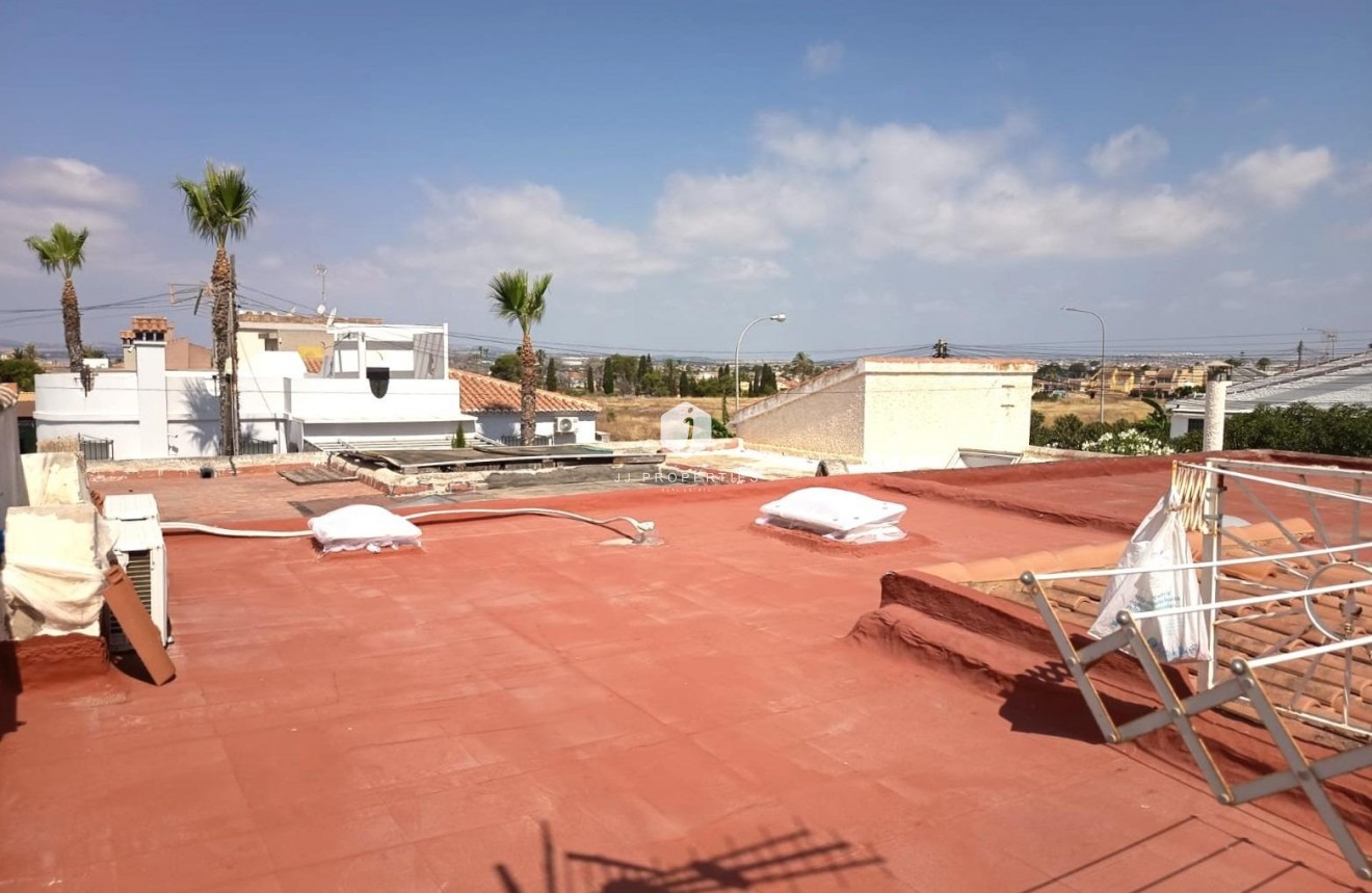 D'occasion - Bungalow -
Torrevieja - Costa Blanca