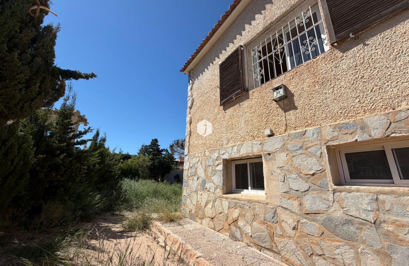 Resale - Villa -
Torrevieja - Los Balcones - Los Altos del Edén