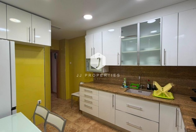 Tweedehands - Appartement / flat -
Torrevieja - Acequion