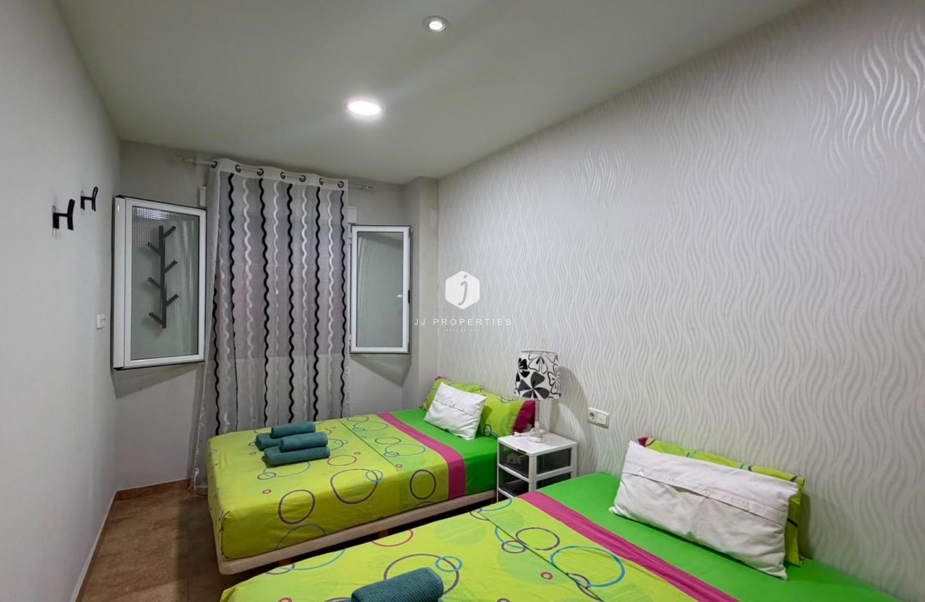 Tweedehands - Appartement / flat -
Torrevieja - Acequion