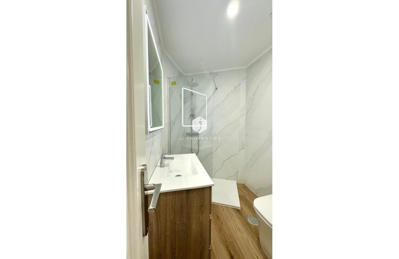 Aus zweiter Hand - Wohnung -
Torrevieja - La Mata Pueblo