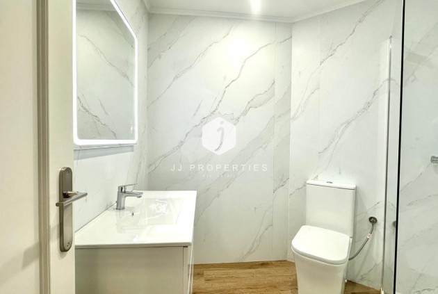 Aus zweiter Hand - Wohnung -
Torrevieja - La Mata Pueblo
