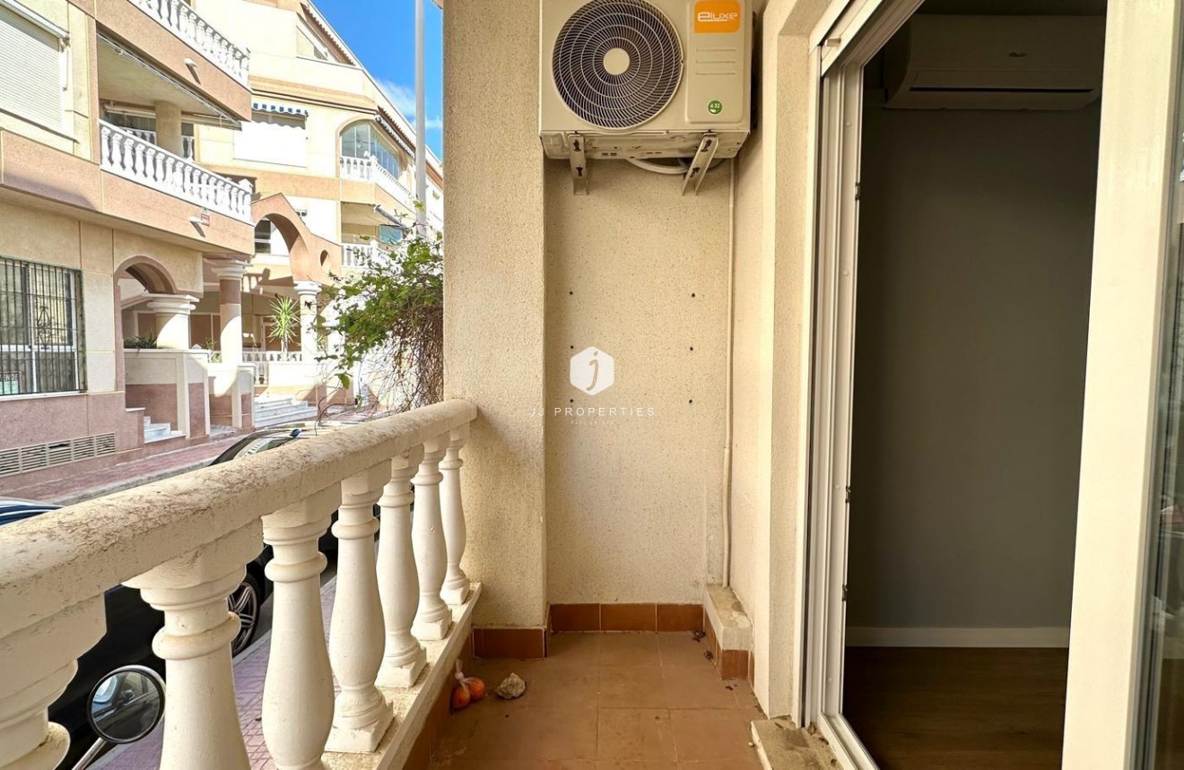 Aus zweiter Hand - Wohnung -
Torrevieja - La Mata Pueblo