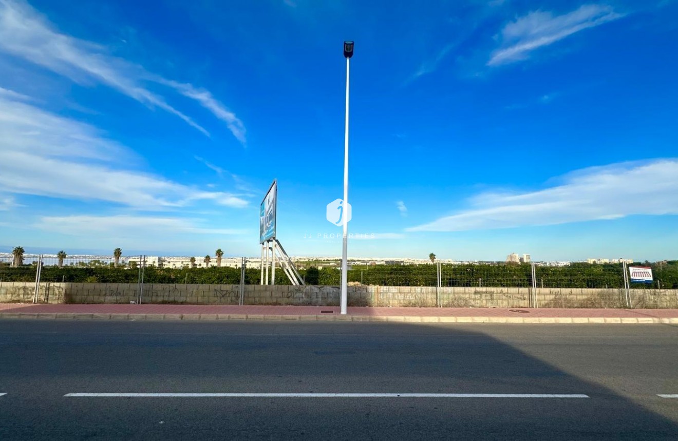 Segunda mano - Chalet -
Torrevieja - La siesta