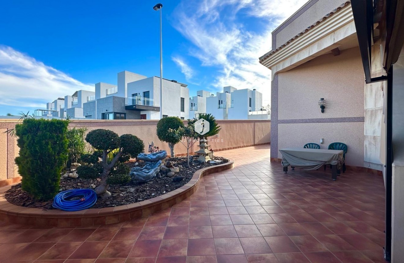 Segunda mano - Chalet -
Torrevieja - La siesta