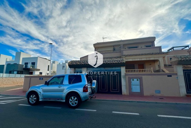 Segunda mano - Chalet -
Torrevieja - La siesta