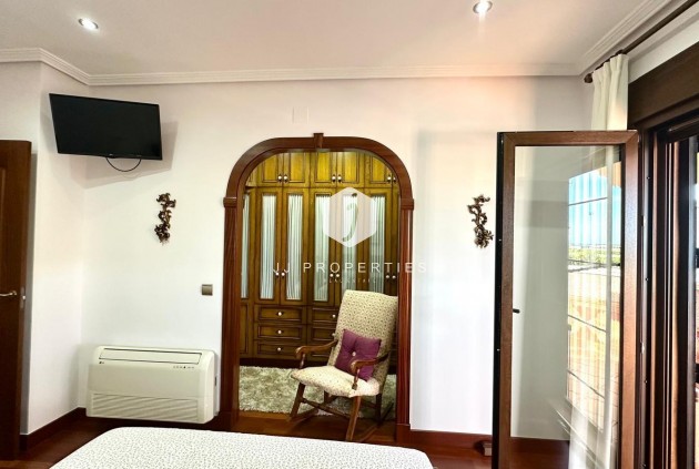Segunda mano - Chalet -
Torrevieja - La siesta
