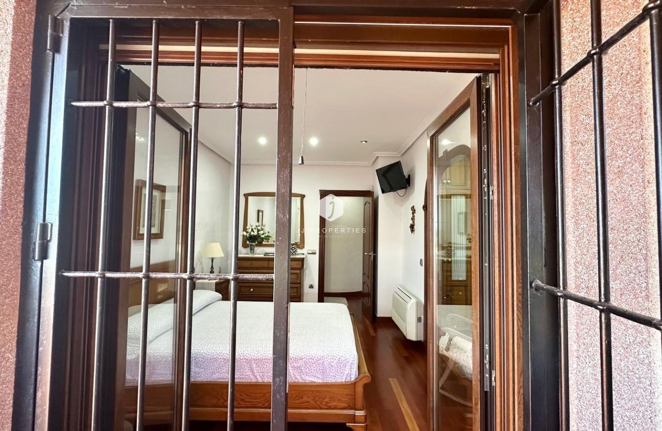 Segunda mano - Chalet -
Torrevieja - La siesta