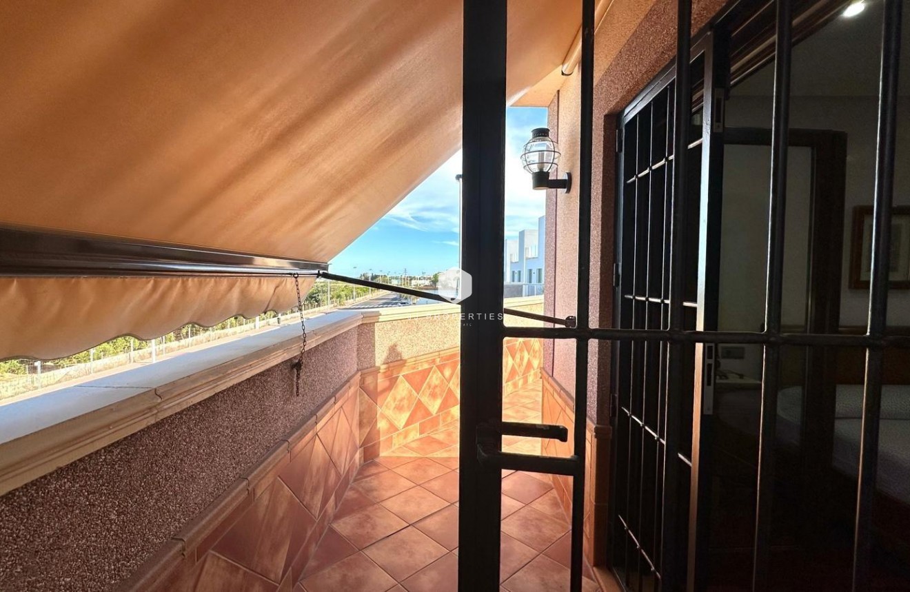 Segunda mano - Chalet -
Torrevieja - La siesta