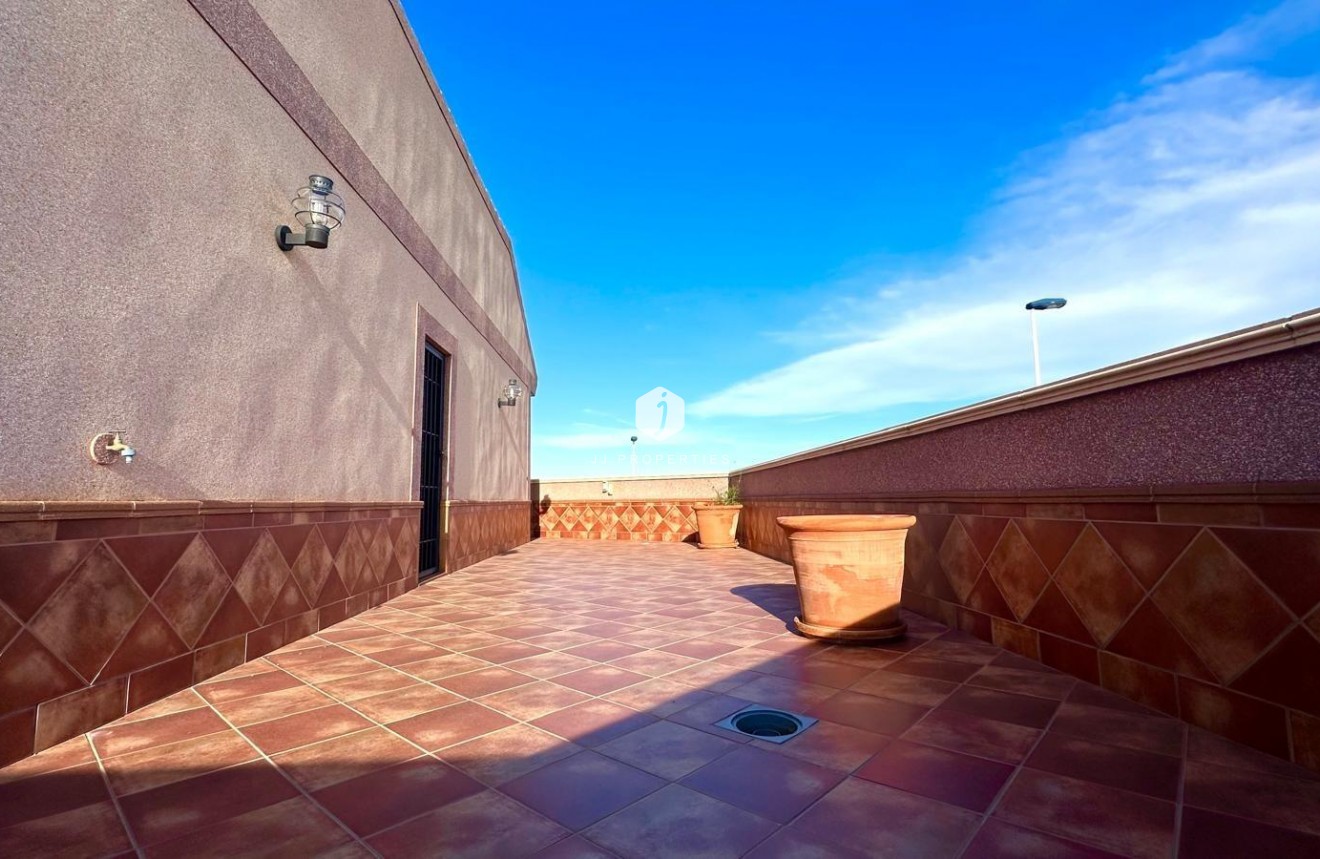 Segunda mano - Chalet -
Torrevieja - La siesta