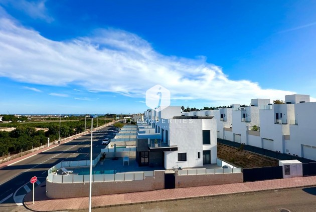 Segunda mano - Chalet -
Torrevieja - La siesta