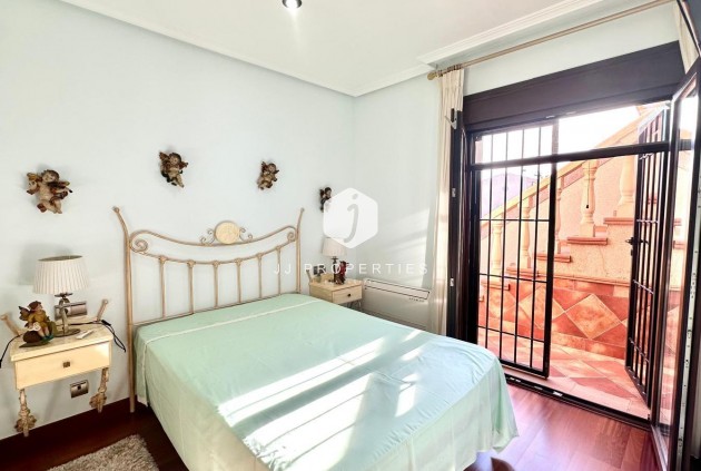 Segunda mano - Chalet -
Torrevieja - La siesta