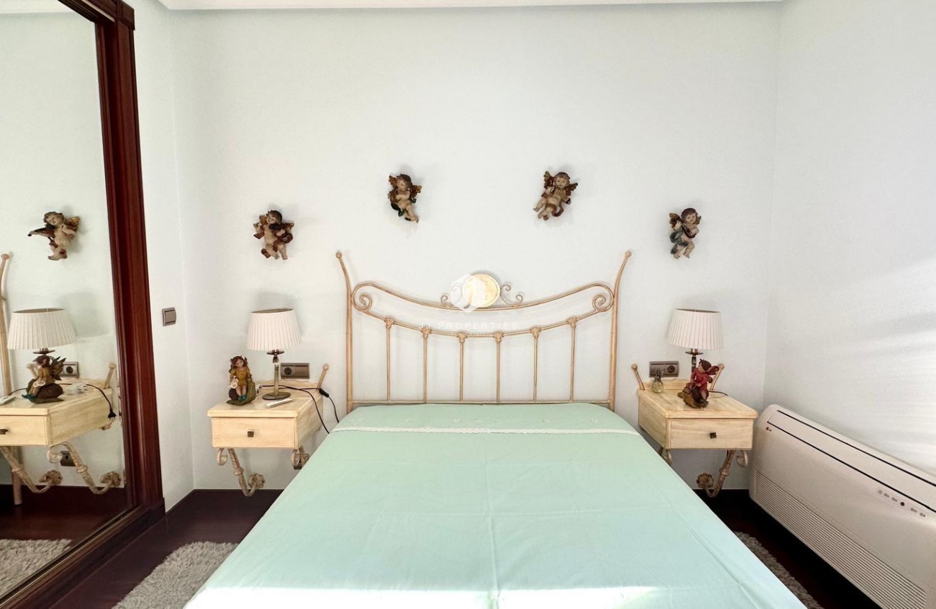 Segunda mano - Chalet -
Torrevieja - La siesta