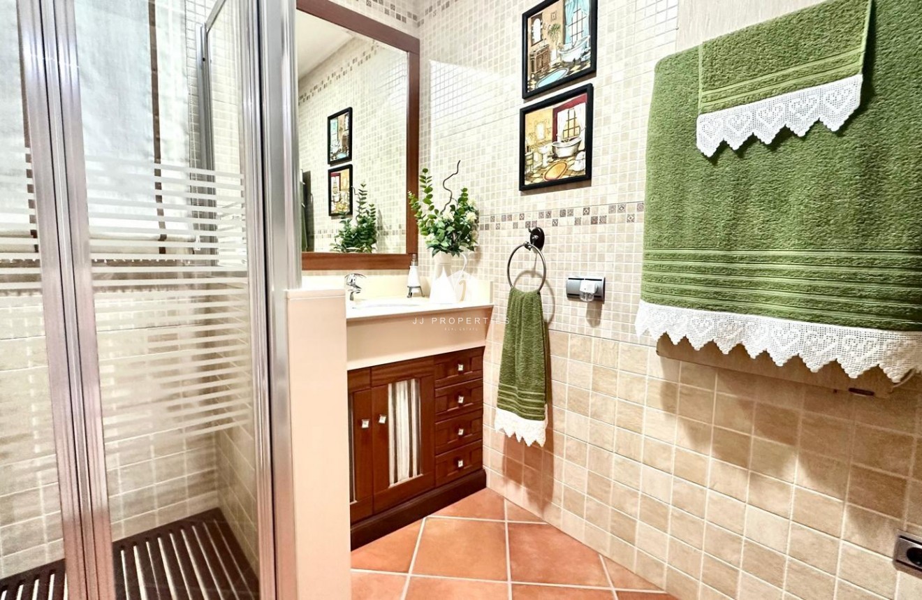 Segunda mano - Chalet -
Torrevieja - La siesta