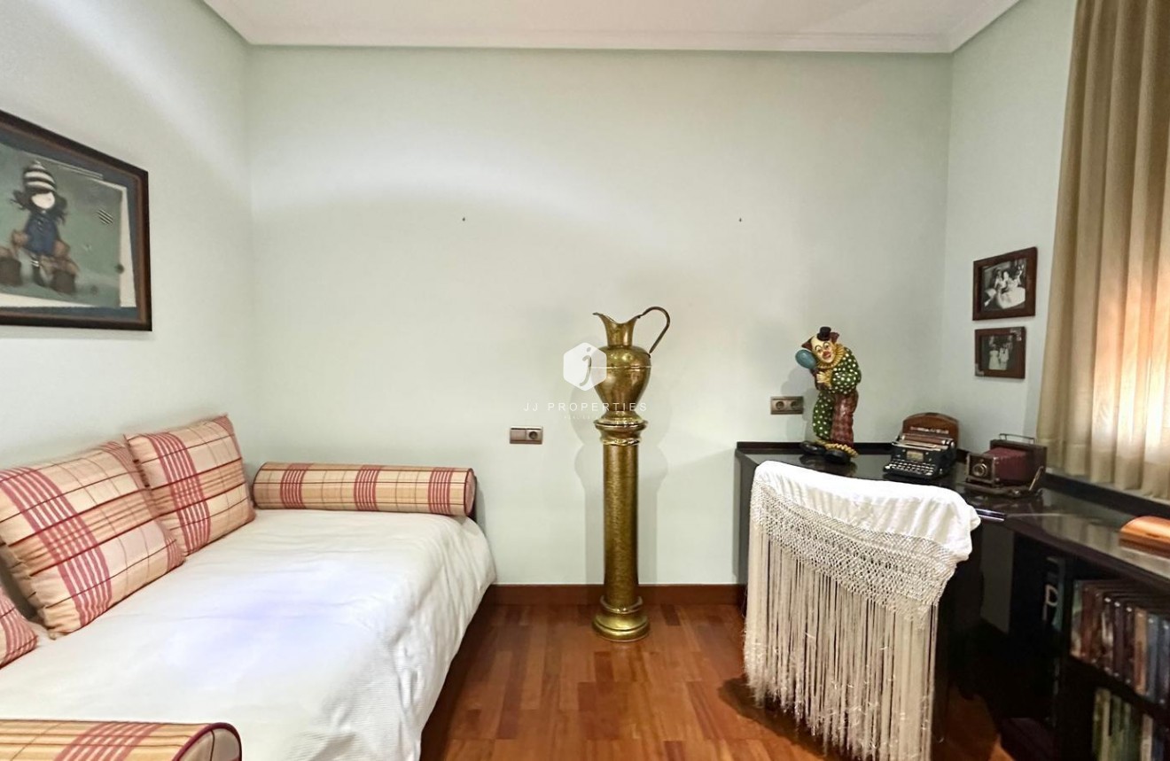 Segunda mano - Chalet -
Torrevieja - La siesta
