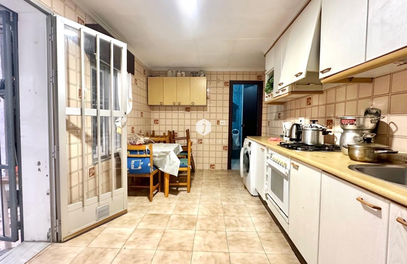 Resale - Chalet -
Torrevieja - Playa del Cura