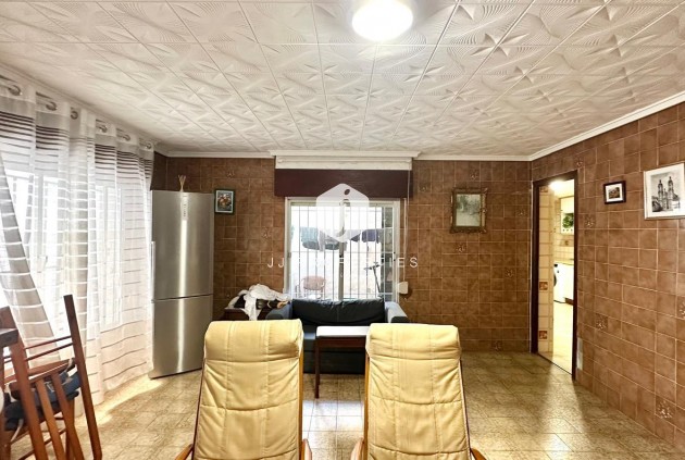 Resale - Chalet -
Torrevieja - Playa del Cura