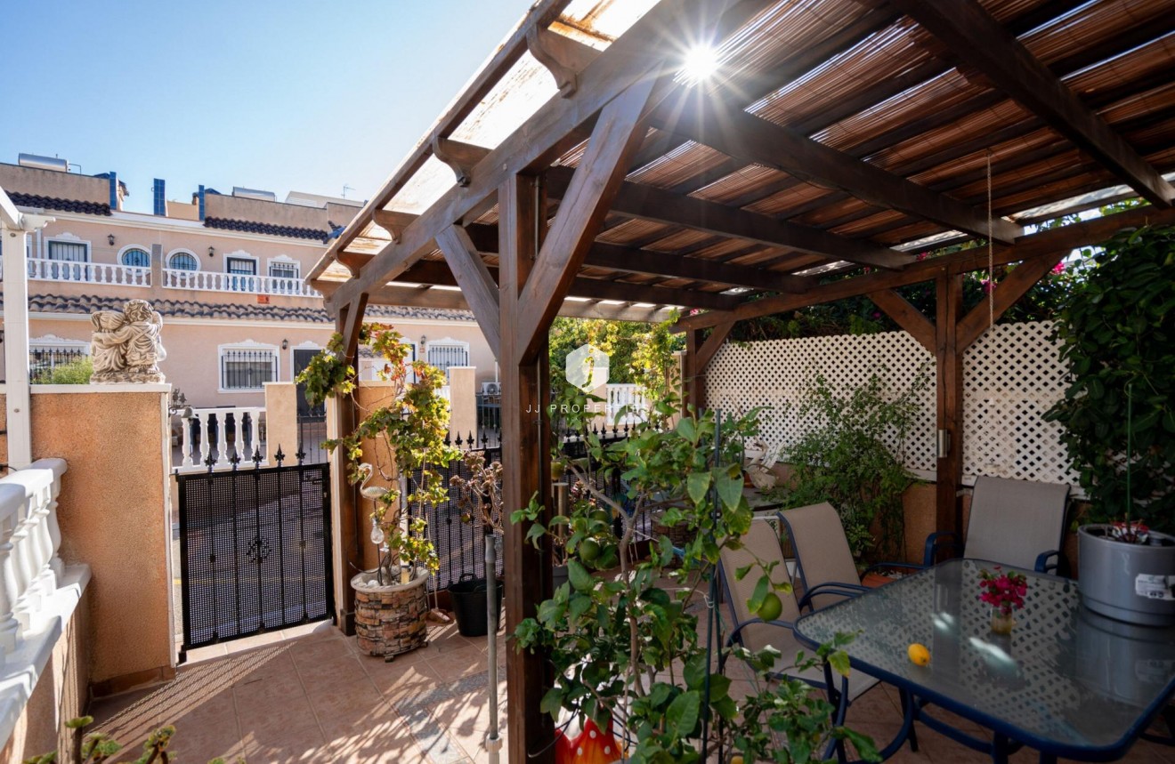 Aus zweiter Hand - Chalet -
Orihuela Costa - Los Dolses