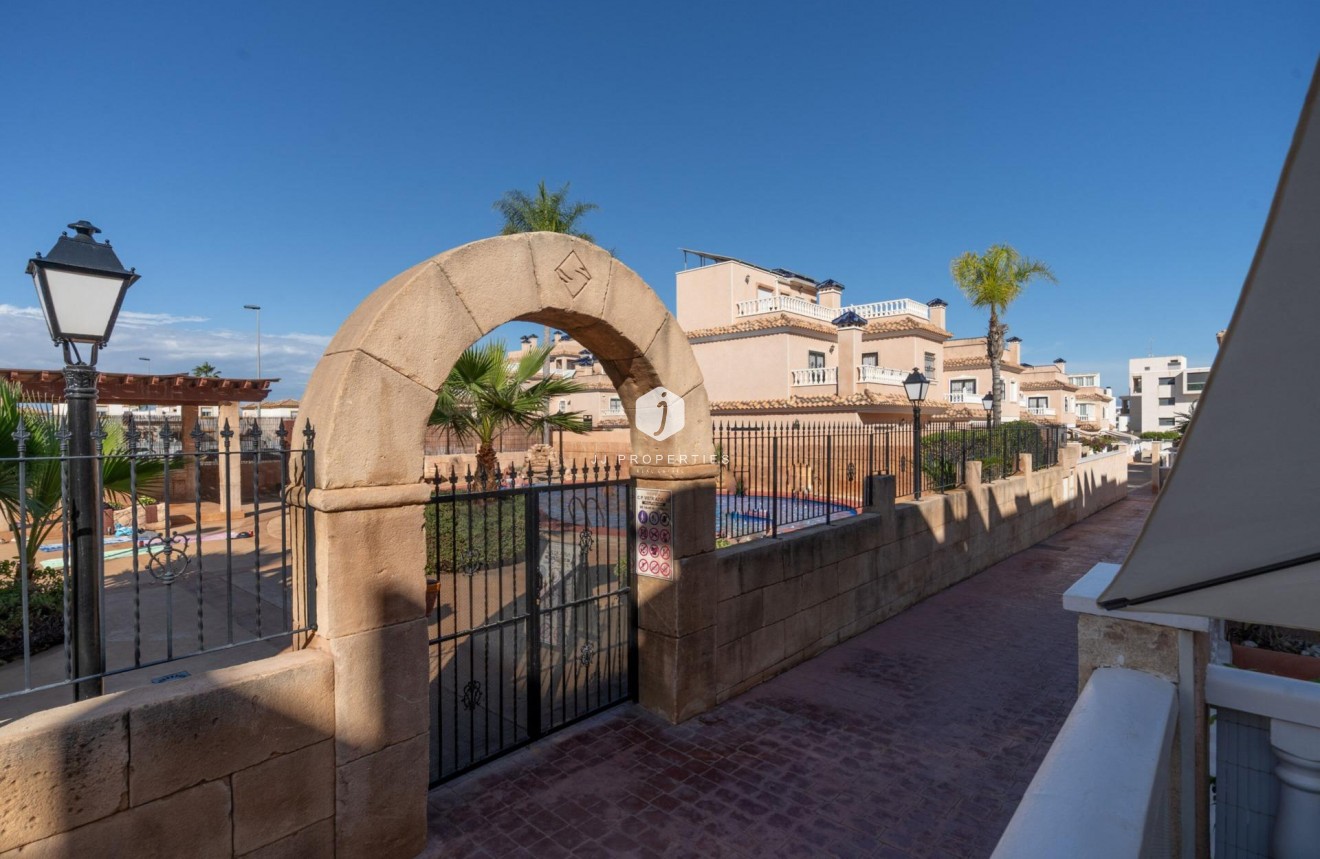 Aus zweiter Hand - Chalet -
Orihuela Costa - Los Dolses