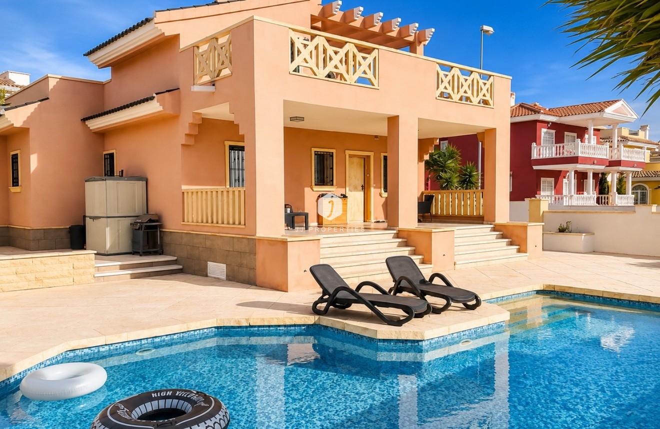 Segunda mano - Villa -
Ciudad Quesada - Costa Blanca